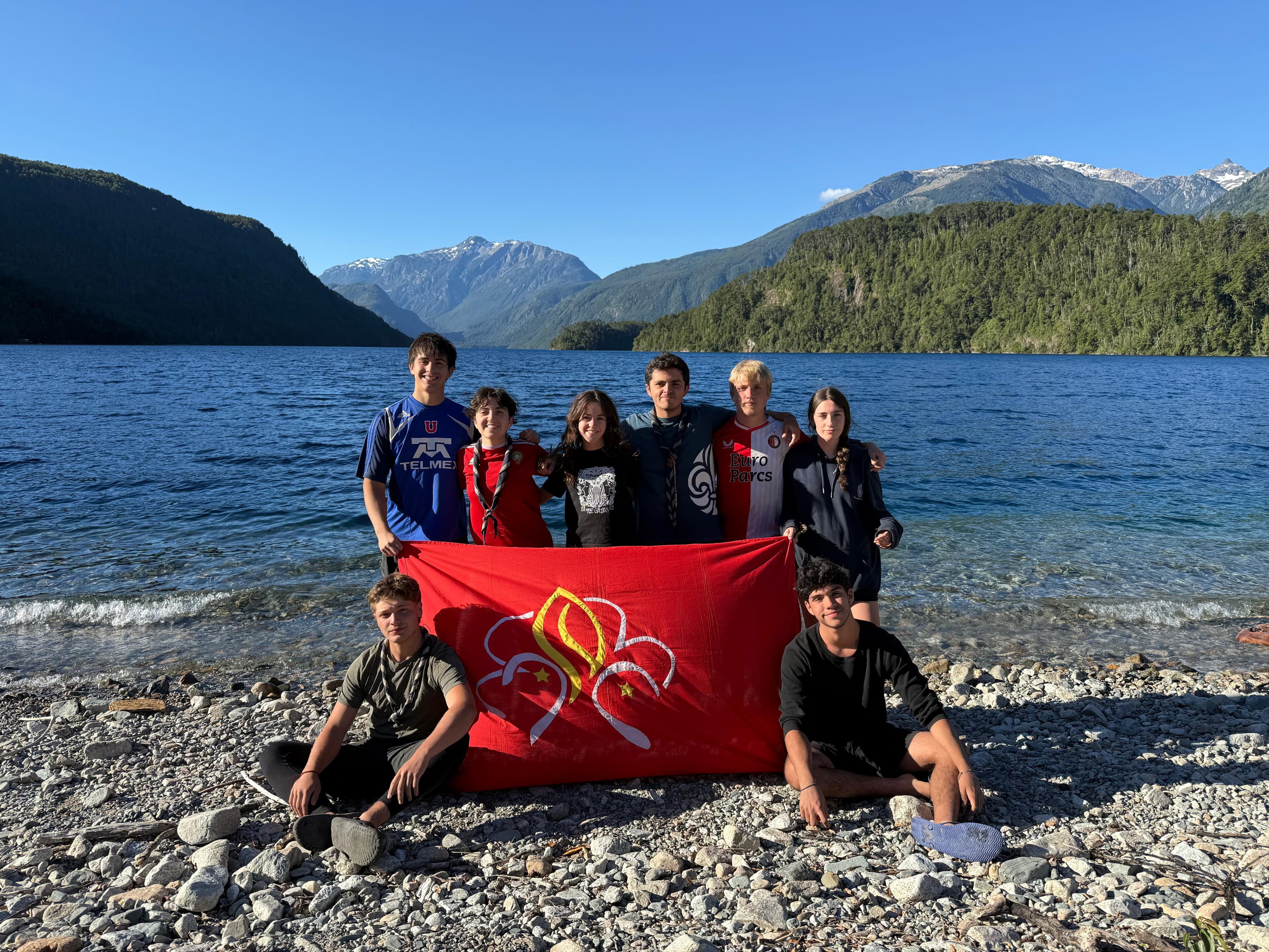 Clan en el Lago Azul